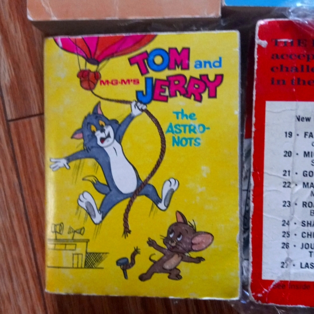1969 COMIC BOOKS VINTAGE FANTASIC 4 1969 +SPIDERMAN 1976 +MORE value about $169 - Picture 9 of 12